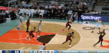 还敢放我？穆迪外线连珠炮发 连续命中三记空位三分