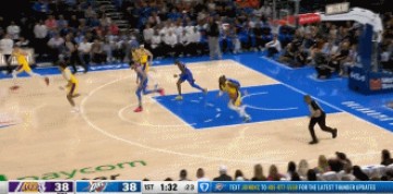 破坏力依旧！詹姆斯速推反击碾压篮下再杀伤 两罚全中率队领先