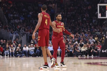 单场离谱罚球差？洛城双雄多罚20+仍大败?一队4次成“受害者”